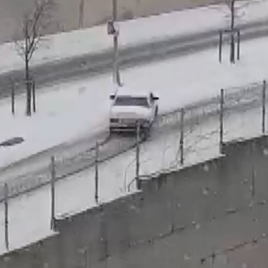 Maltepede kar lastiği olmayan otomobilin zor anları