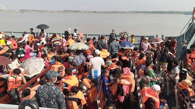 Bangladesh takes another 3,000 Rohingya to remote islet