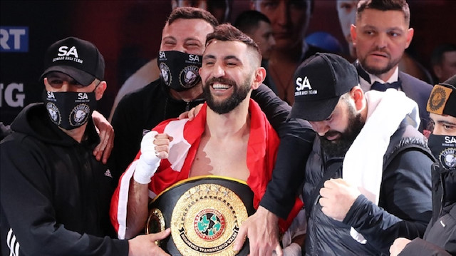ملاكمة.. التركي أفجي يحقق بطولة القارات للوزن الخفيف بأوكرانيا 