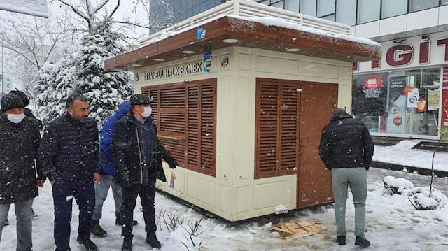 Büfe, yakındaki bir alana yeniden yerleştirildi. 