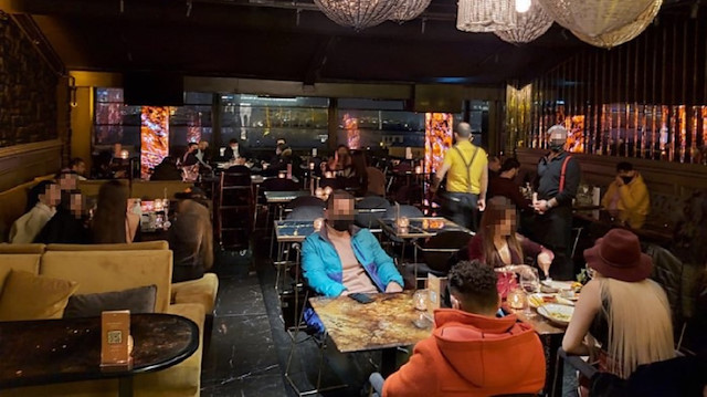 Şişli'de kısıtlama sırasında bir restorana yapılan baskın anı kamerada