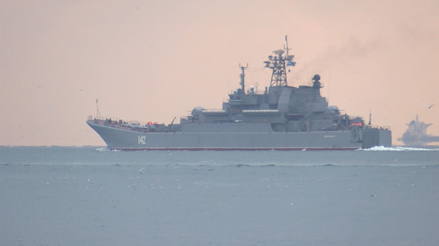 Savaş gemisi Boğaz geçişini tamamladıktan sonra Marmara Denizi'ne açıldı.