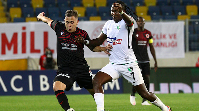 Ligin ilk yarısında oynanan mücadeleyi 2-1 Denizlispor kazanmıştı.