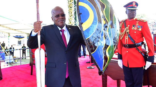 Tanzanya'nın salgını kabul etmeyen lideri halka "panik yapmayın" çağrısında bulundu.