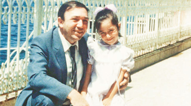 Türker İnanoğlu kızı Zeynep ile birlikte.
