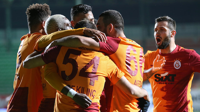 Galatasaray ligde zirvede yer alıyor.