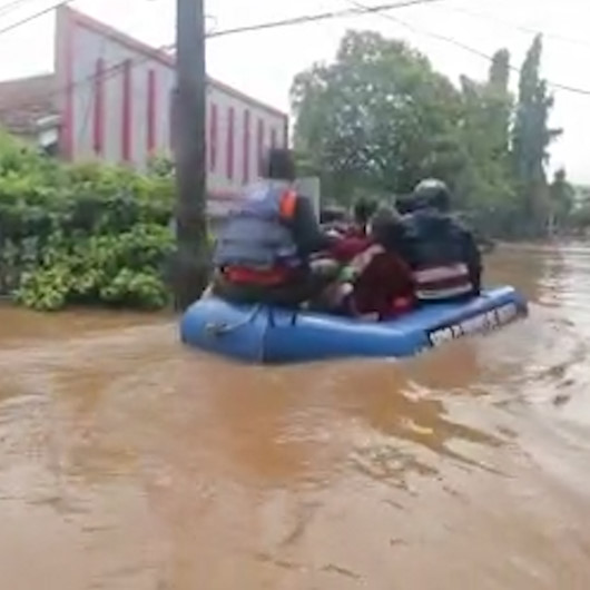 Endonezya’yı sel vurdu, binden fazla kişi tahliye edildi
