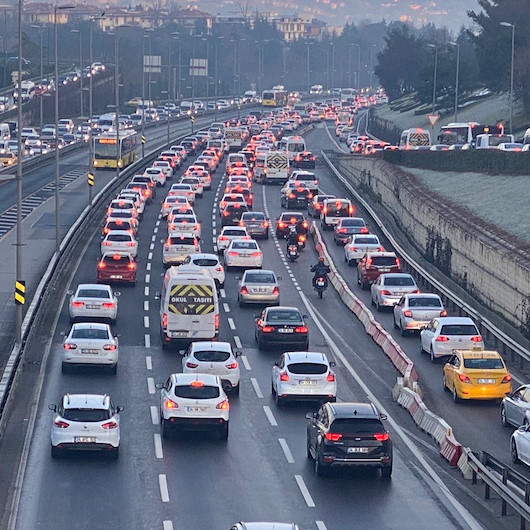 Kısıtlama sonrası 15 Temmuz Şehitler Köprüsünde trafik yoğunluğu görüntülendi