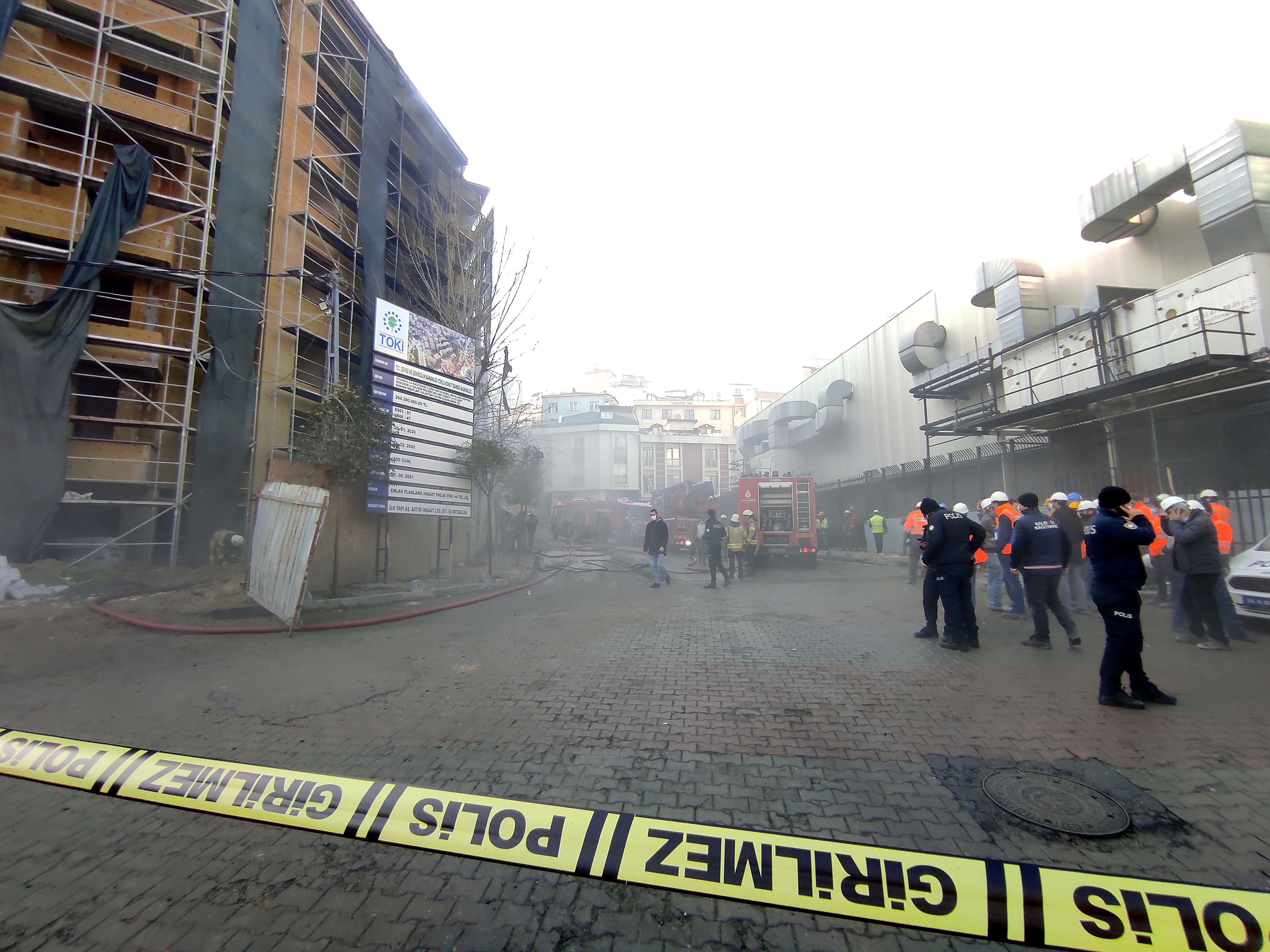 Olayda ölen ya da yaralanan olmazken, polis yangınla ilgili soruşturma başlattı.