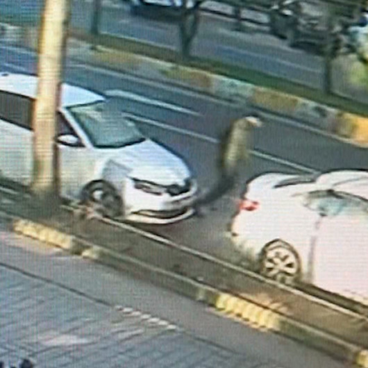 Beylikdüzünde sokak ortasında silahlı saldırı kamerada