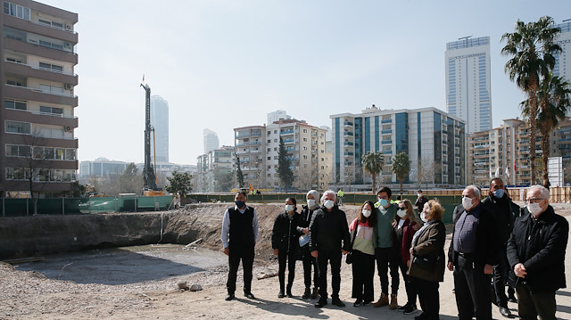 İzmir depreminde 37 kişiye mezar olan Rıza Bey Apartmanı sakinleri: Park yapılmasın bina istiyoruz