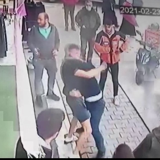 Pendikte 2 gün süren park yeri kavgası kamerada