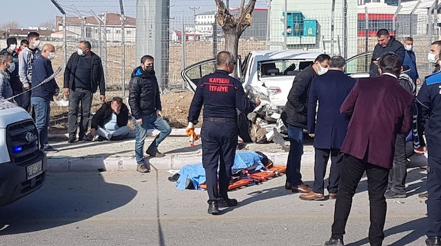 Müdür Kadir Yağlıoğlu, olay yerinde hayatını kaybetti.