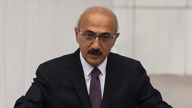 وزير المالية التركي يؤكد على ضرورة التعاون الدولي لمكافحة كورونا