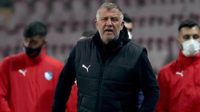 Erzurumspor Teknik Direktörü Mesut Bakkal