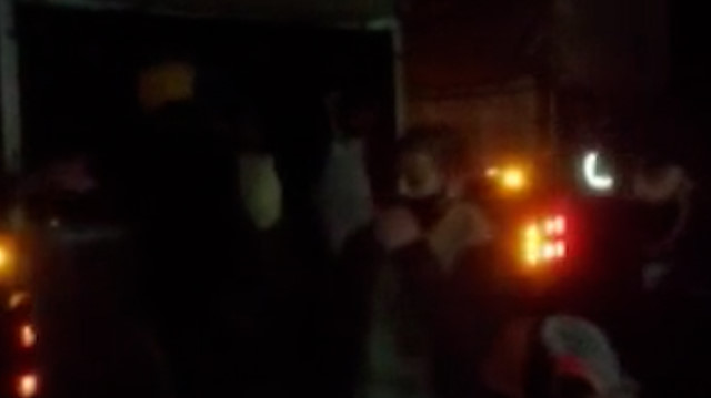 İstihbarat MİT'ten operasyon jandarmadan: Kamyonlardan 35'i çocuk 176 düzensiz göçmen çıktı