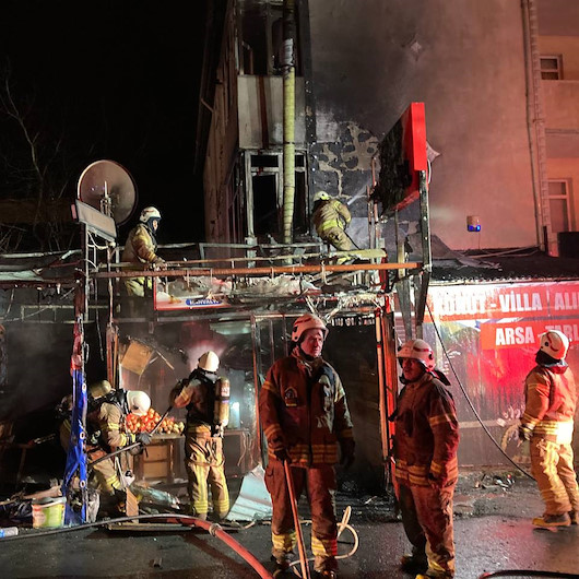Arnavutköy’de bir lokanta, çıkan yangında küle döndü