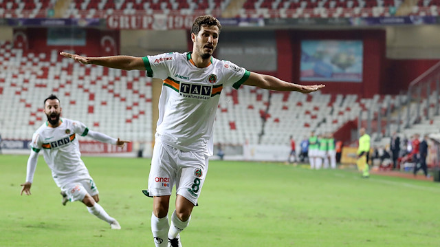 Salih Uçan bu sezon Alanyaspor formasıyla çıktığı 29 maçta 3 gol atarken 4 de asist yaptı.
