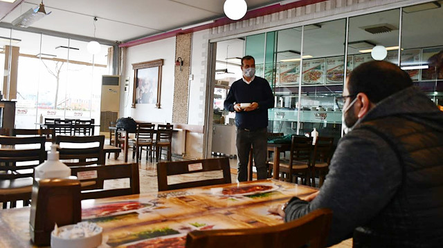 Kafe ve restoranlar normalleşiyor.