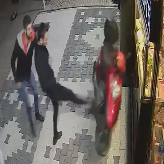 Afyonkarahisar’da acılı çiğ köfte olayının yaşandığı dükkana saldırı