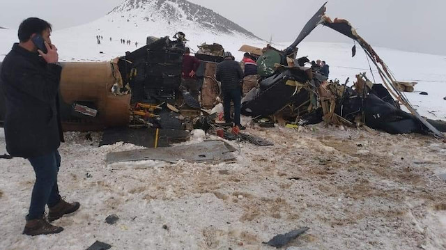 Bitlis’te düşen helikopterde 10 askerimiz şehit düştü.  