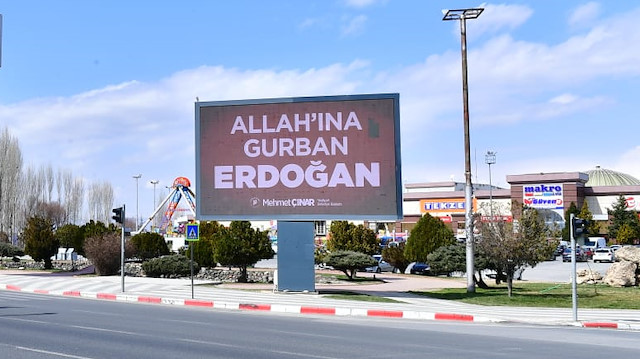 Malatya'da reklam panosuna yansıyan Erdoğan aşkı