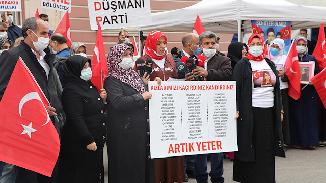 Evlat nöbetindeki aileler, 8 Mart Dünya Kadınlar Günü nedeniyle düzenledikleri basın açıklamasıyla eylemlerini sürdürmeye yönelik kararlılık mesajı verdi.