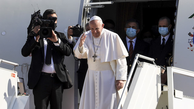 Pope Francis leaves Iraq for Rome

