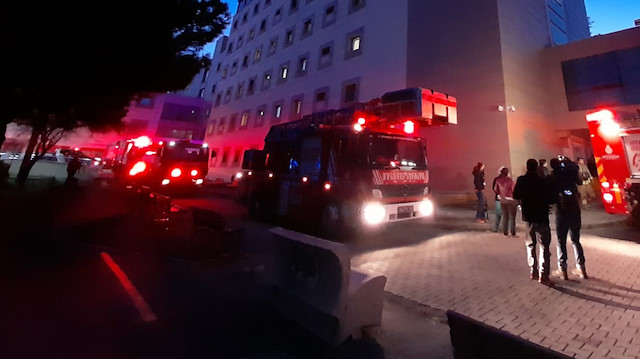  Zeynep Kamil Kadın ve Çocuk Hastalıkları Eğitim ve Araştırma Hastanesinde yangın çıktı.
