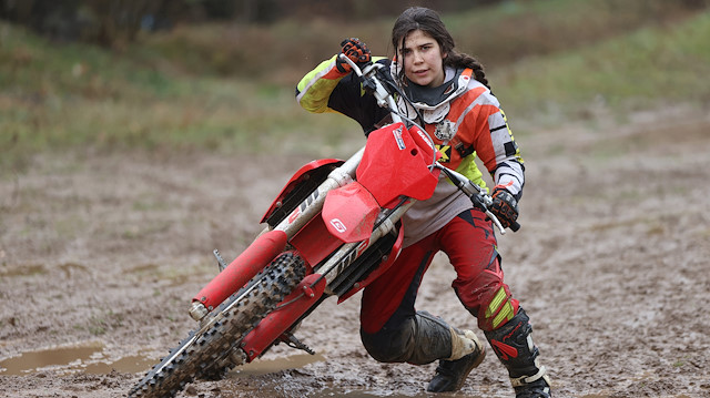 Turkish female motocross racer, Irmak Yildirim

