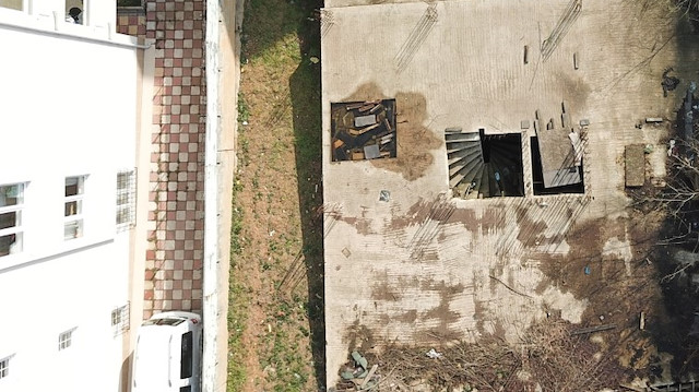 Çekmeköy'de 2 kardeşin ölü bulunduğu inşaatın havadan görüntüsü.
