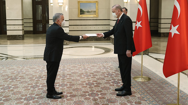 Dominik Büyükelçisi Lora, Cumhurbaşkanı Erdoğan'a güven mektubu sundu.  