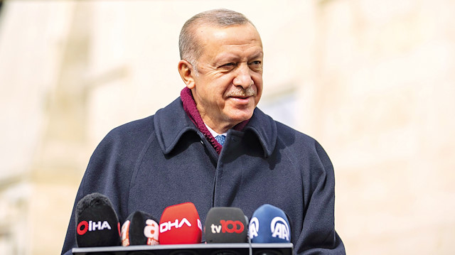Cumhurbaşkanı Erdoğan, cuma namazı çıkışında koronavirüsle mücadele ve Mısır ile diplomatik ilişkilere yönelik önemli açıklamalarda bulundu.