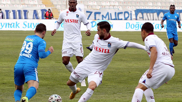 ​Erzurumspor-Trabzonspor karşılaşmasından bir kare