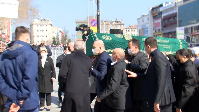 Servet Soylu'nun cenazesi Gaziosmanpaşa Merkez Camii'ne getirildi.