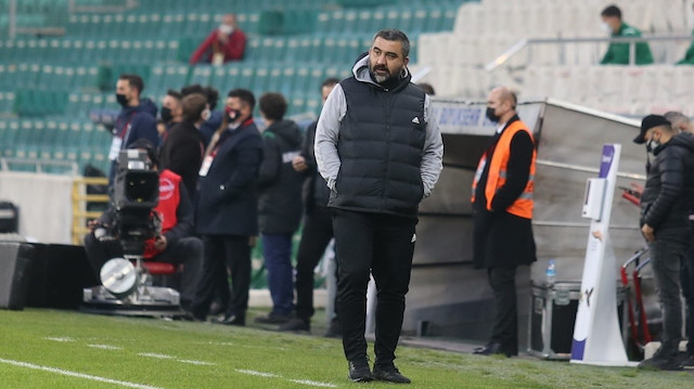 Ümit Özat, Ankaraspor'un başında çıktığı 6 maçta galibiyet alamadı.