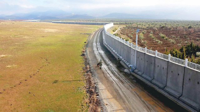 Güvenlik Yolları Projesi kapsamında bugüne kadar 2 bin 969 km güvenlik yolu yapıldı, bu yıl 160 km yolun daha yapılması hedefleniyor.