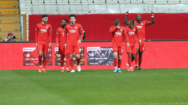 Beşiktaşlı futbolcuların Başakşehir maçındaki gol sevinci.