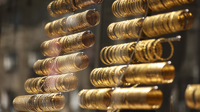 Altının ons fiyatının 2 bin doların üstüne çıkması bekleniyor.