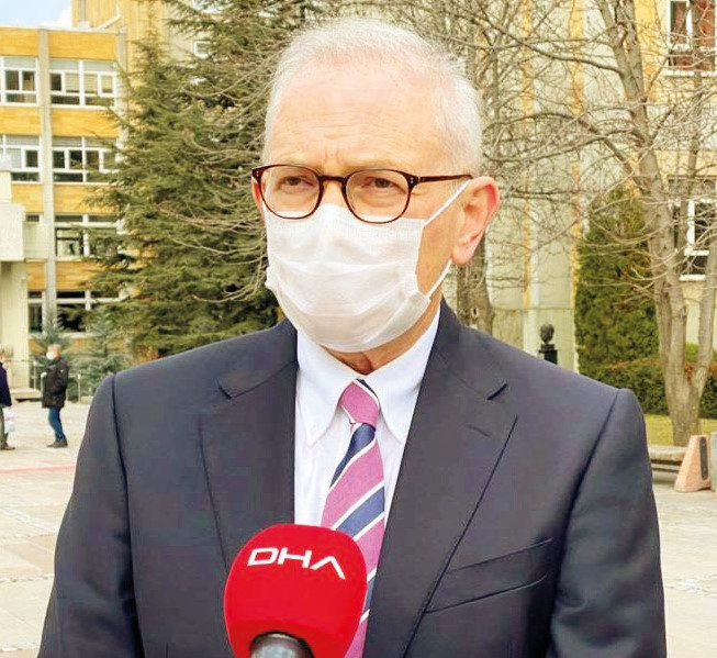 Murat Akova