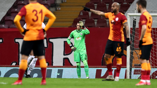 Sarı-kırmızılı futbolcular Rizespor mağlubiyeti sonrası büyük üzüntü yaşadı.