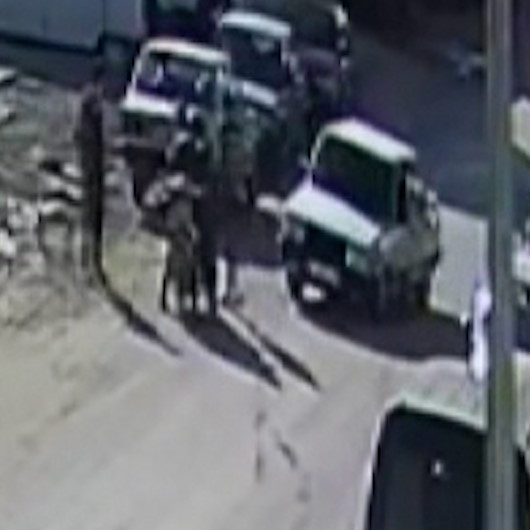 Antalyada 15 yaşındaki çocuk drift yaparken kalabalığın arasına böyle daldı