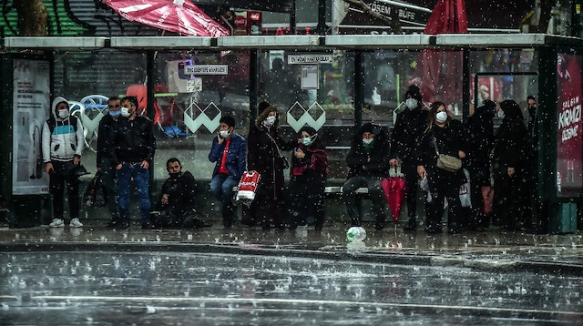 İstanbul'da etkili olan dolu yağışı ve sağanak vatandaşı hazırlıksız yakaladı