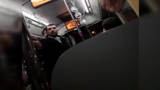 İstanbul’da durakta durmayan İETT şoförü, yolcunun üzerine yürüdü