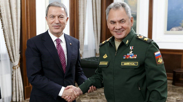 Milli Savunma Bakanı Hulusi Akar, Rusya Savunma Bakanı Sergey Şoygu.