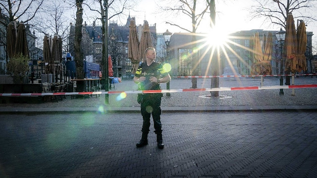 Hollanda Parlamentosu’ndaki bomba ihbarı asılsız çıktı.