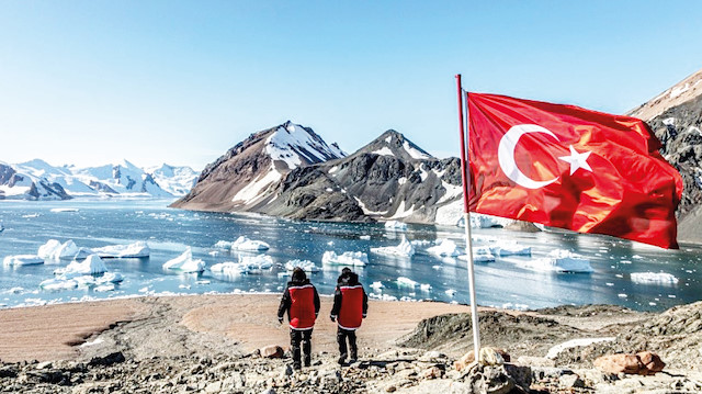Temelleri 2017’de atılan Antarktika Projesi’nde Türkiye 4 kez kıtaya bilim seferi düzenledi. 