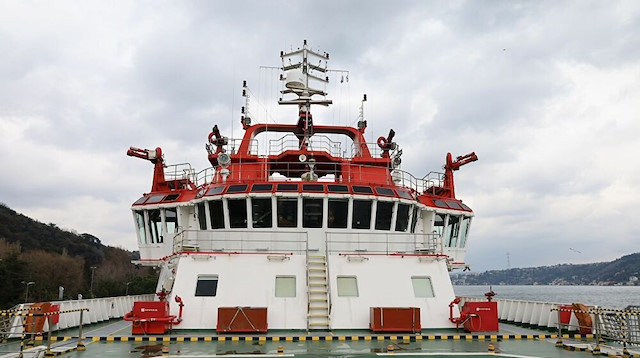 سفينة "نينه خاتون" التركية جاهزة لمساعدة السفينة الجانحة بقناة السويس