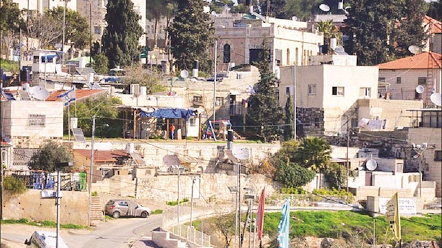 İsrail’in zorunlu göç tehdidiyle karşı karşıya olan Kudüs’ün Şeyh Cerrah Mahallesi’nde yaşayan Filistinliler, zor günler geçiriyor.