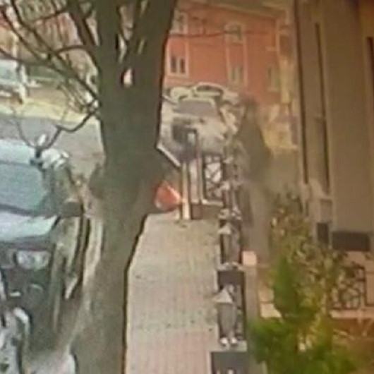 Ümraniyede istinat duvarının çökme anı kamerada